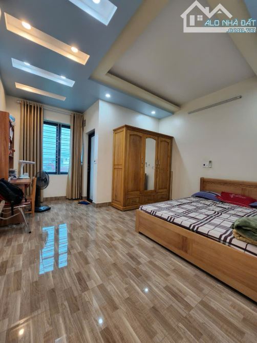 Hàng cực hiếm nhà 3 tầng 90m2 mặt đường Máng Nước, An Đồng chỉ 10 tỷ - 9