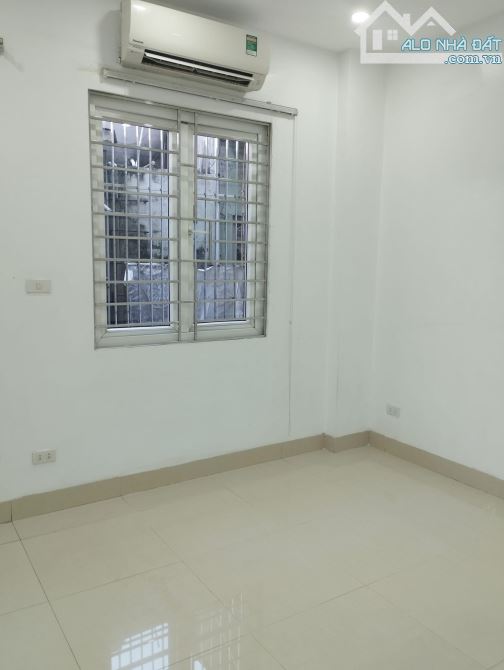 Mô tả:  💥 Nguyễn Ngọc Nại 42m -5 Tầng  - KCBT - LÔ 2 MẶT THOÁNG - VF3 Vào Nhà Mô tả: -giá - 9