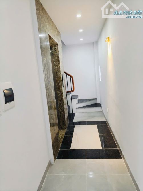 Ngõ 358 Bùi Xương Trạch, oto tải đỗ cửa, thang máy, 6 tầng đẹp full đồ, 36m2. Giá 9.1 tỷ - 9