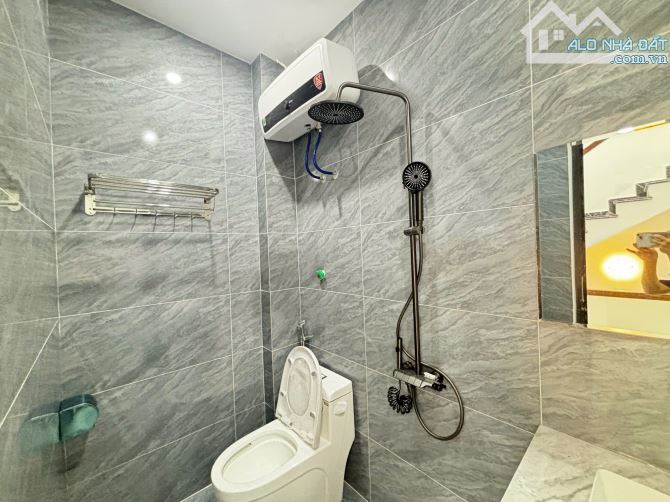🏠🏠Nhà 3 tầng độc lập Kiều Trung Hồng Thái An Dương ✅Diện tích :61,8m, hướng tây TT ✅Công - 9
