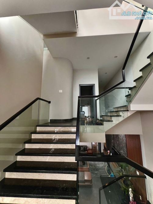Bán Nhà 1 trệt 3 Lầu, dt 5 x 35m Góc 2 Mặt Tiền Nguyễn Ái Quốc, Biên Hòa, Giá 15,5 tỷ - 9