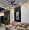 Bán nhà Ngô Gia Tự, Long Biên: 32m2, 5 tầng, hơn 5 tỷ, ngõ thông, ô tô, sát phố, hiếm.