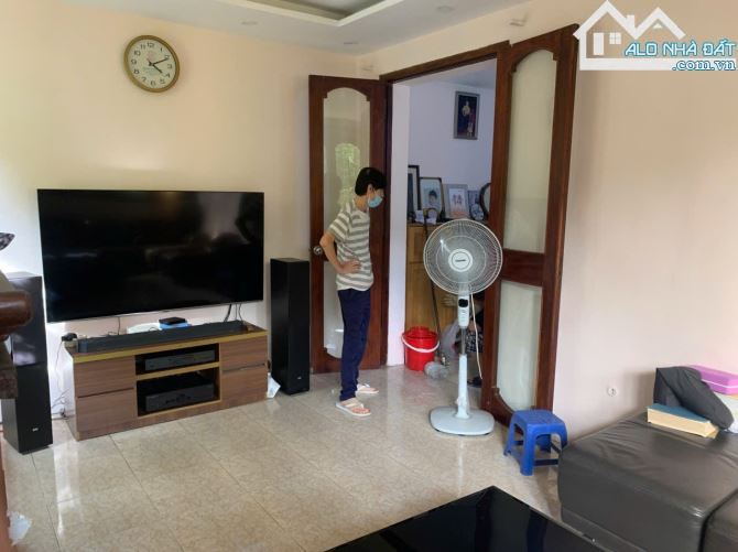 Bán nhà B8A Tập thể Kim Liên-DT sổ 63 m2-3 NGỦ-1 WC-LÔ GÓC 3 THOÁNG-VIEW THOÁNG.