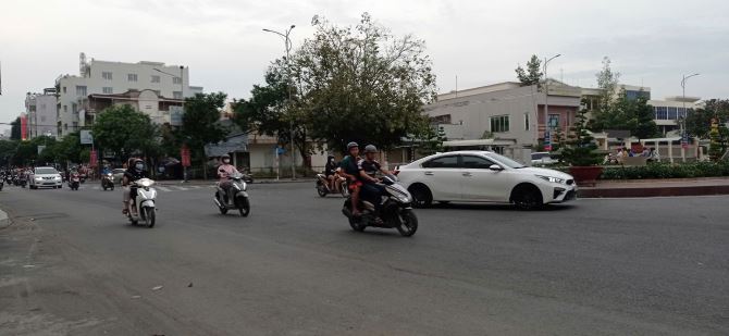 Bán nhà mặt tiền Cách Mạng Tháng 8, gần Cây Dừa, Chợ Cây Chàm, Biên Hòa, 150m2, giá 12 tỷ.