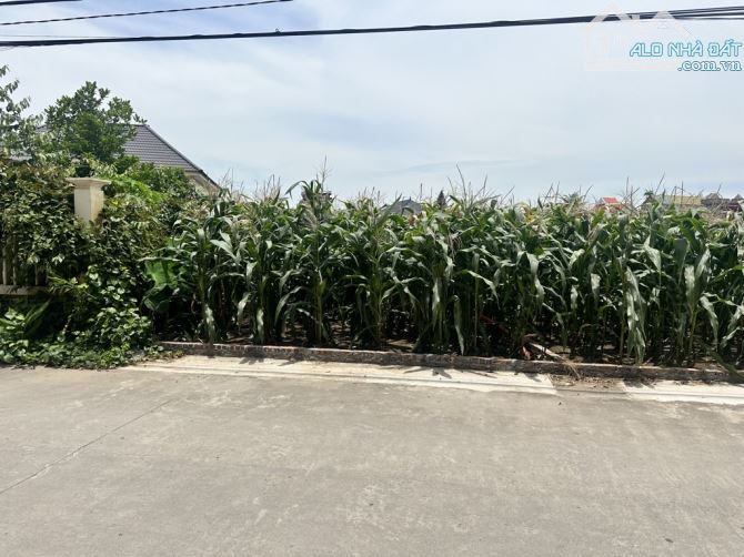 LƯƠNG TÀI,BẮC NINH -ĐẤT PHÂN LÔ- ĐƯỜNG THÔNG BÀN CỜ, Ô TÔ 7 CHỖ- GẦN ĐẠI DỰ ÁN SÂN BAY.