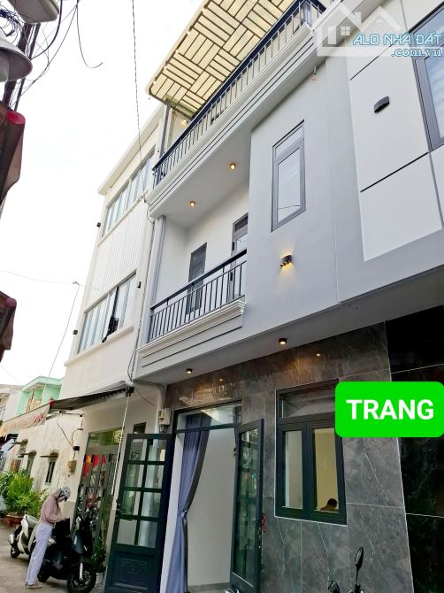 Nhà Gò Vấp ngang khủng 4m6 3 tầng 3 phòng ngủ hẻm 4m giá 3 tỷ 25 ở Quang Trung Phường 8
