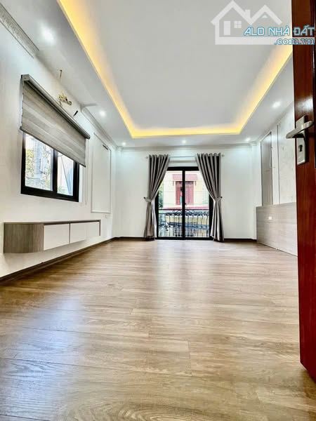 B.án nhà Tây Mỗ_Lô Góc, 5 tầng, 33m2, gần ô tô, vị trí đẹp, ngõ rộng thoáng sáng, gần vin