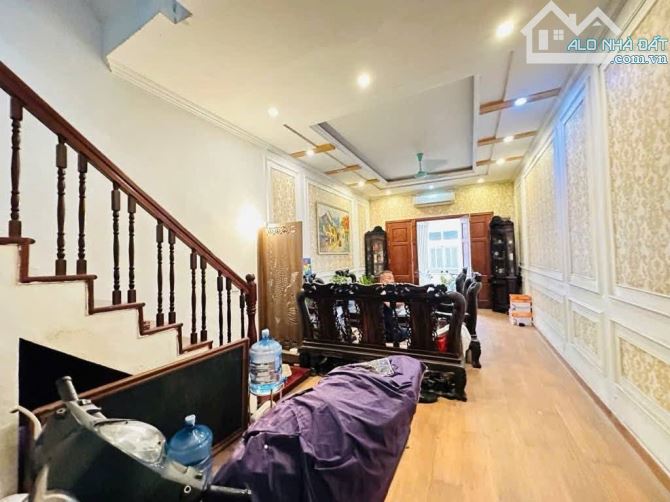 Chính chủ bán nhà đẹp 4 tầng, 61m, ô tô đỗ cửa, ở sướng, kinh doanh đỉnh cao, Trần Phú