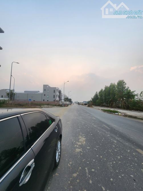 Bán 2 Căn Liền nhau Prado mặt 286 mới . dt 200m . mt 220m . hướng TB . giá 19 ty 3