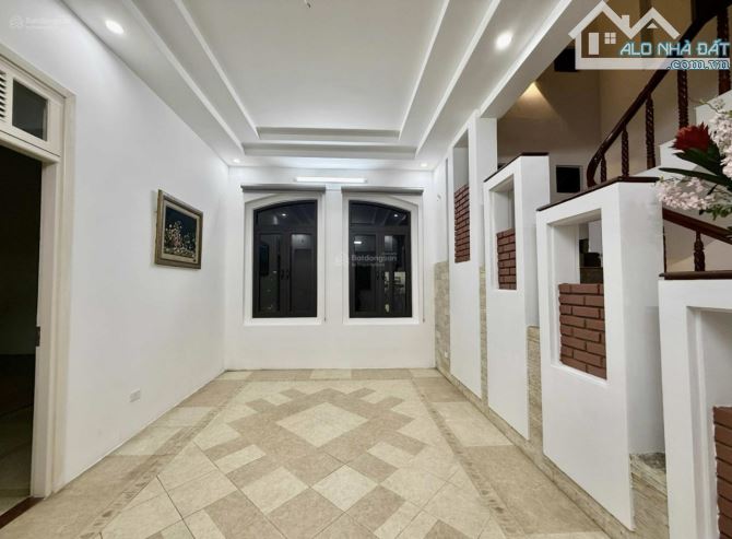 Cần bán căn nhà 3 tầng lô góc đẹp hiện đại đường nguyễn thành hãn đà nẵng.