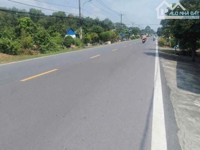 Bán đất mặt tiền TL7 buôn bán kinh doanh trung tâm xã An Nhơn Tây Củ Chi TPHCM, 3930m2.