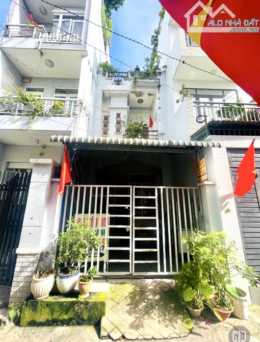 Bán nhà 3 Tầng BTCT trung tâm Linh Chiểu Thủ Đức Hẻm Xe Hơi DT: 54m2 Giá 5.2 Tỷ