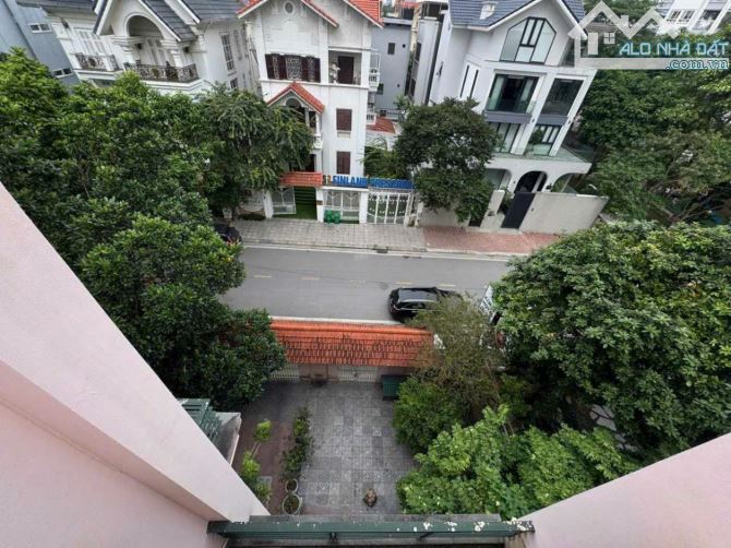 BIỆT THỰ ĐƠN LẬP VIEW CÔNG VIÊN CẦU GIẤY – KĐT DỊCH VỌNG MỚI – 307M² – 5 TẦNG – MT 15M – 1
