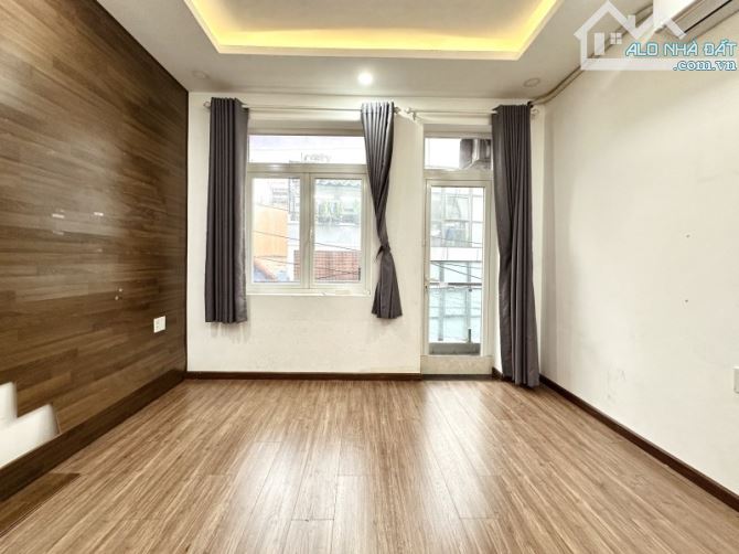 BÁN NHÀ PHAN VĂN TRỊ, P11, BÌNH THẠNH - HẺM NHỰA  Ô TÔ  - 5 TẦNG – 40M2 - GIÁ CHỈ 8.5 TỶ