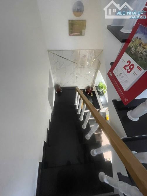 nhà đẹp 3 tầng full nội thất, hẻm nguyễn biểu, cách biển 500m