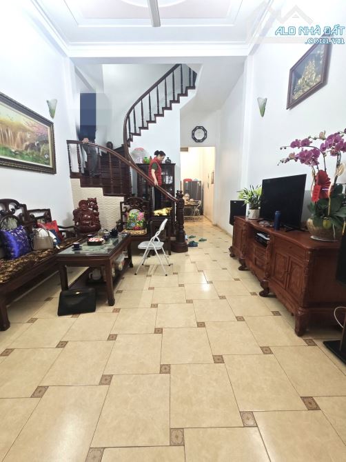 Chính chủ cần bán nhà dân xây 4 tầng, 70m, ô tô chánh, ở sướng, KD đỉnh cao, Bế Văn Đàn