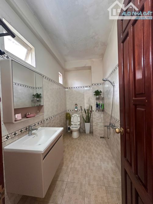 BÁN NHÀ HẺM NGUYỄN XUÂN NGUYÊN ĐỐI DIỆN LÀNG VĂN HÓA BMT. GIÁ: 4,3 TỶ