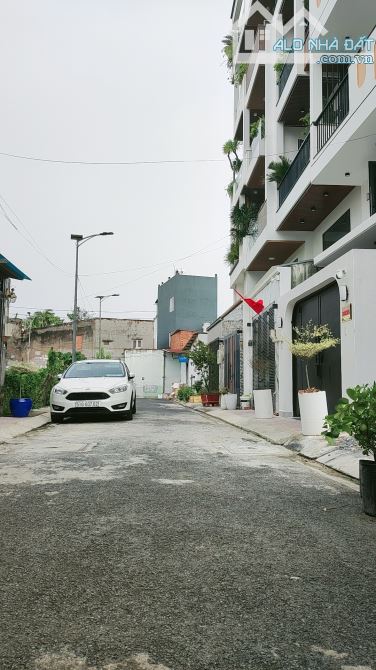 BÁN CĂN HỘ DỊCH VỤ MỚI ĐẸP, XE HƠI ĐỖ CỬA, 60M2 9PN, THU NHẬP 35 TRIỆU, THÁNG