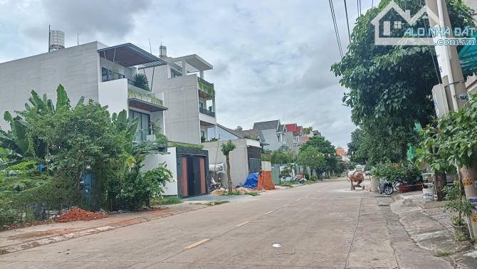Bán nhà TTHC Dĩ An, 117m2, Đường L, Dĩ An, TP HCM chỉ hơn 8tỷ - 2