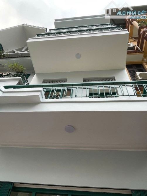 Cho thuê nhà nguyên căn ngõ 52 Lê Trọng Tấn, 80m2 x 4 tầng, 4 ngủ to KD kết hợp ở gđ
