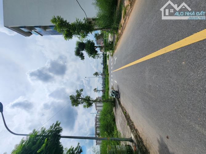 Bán lô him lam thụ Ninh dt 81m mt 4.5m hướng tn giá 7.5 tỷ
