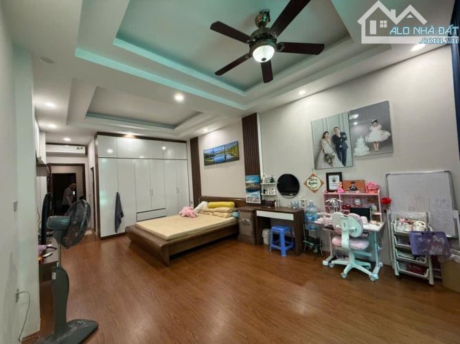 Bán nhà phố Chùa Láng 47m2* 6 Tầng , kinh doanh VP. Giá 14.6 Tỷ