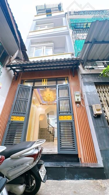 Đường số 9 TT Q4. KHÔNG QH, 5 tầng, 5PN, 45m2 giá nhỉnh 5 tỷ có TL