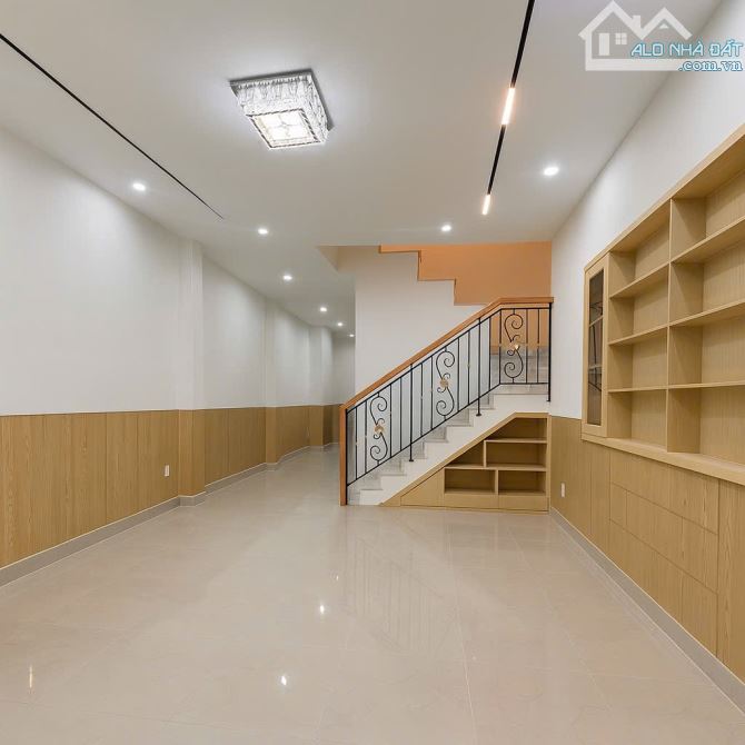 Bán nhà 84m2, 6 phòng ngủ, vừa ở vừa cho thuê, gần Emart 2, nhỉnh 6 tỷ