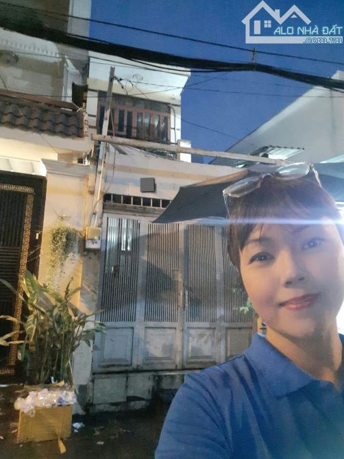 Bán nhà giáp Bình Tiên 63m2 2 tầng nhỉnh 5 tỷ hẻm xe hơi thông