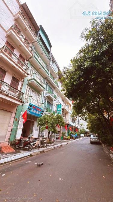 TÂY HỒ VỈA HÈ OTO TRÁNH KINH DOANH 59m RỘNG 4.5m NHÀ 4 TẦNG 24 Ty5