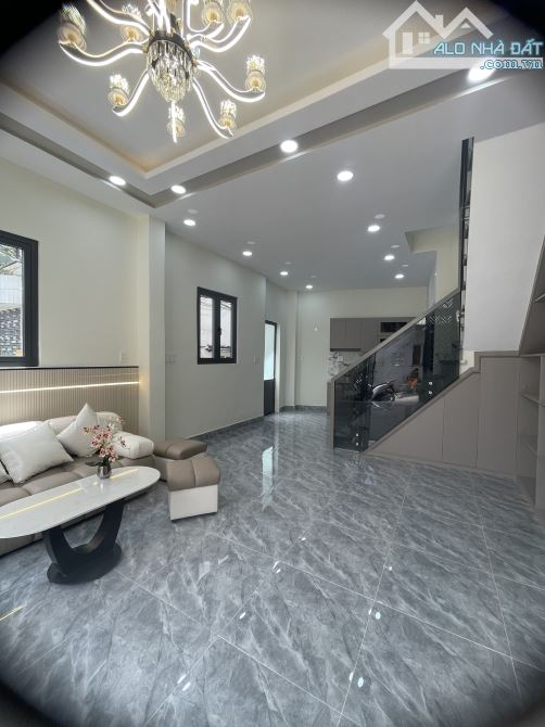 NHÀ MỚI 3 TẦNG - FUII NỘI THẤT CAO CẤP - NGANG GẦN 5M (38M2) - HẺM XE HƠI THÔNG - 5.55 TỈ