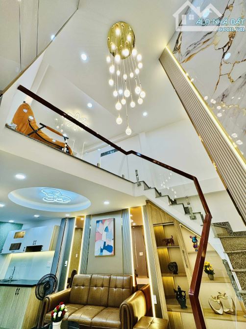 NHÀ SIÊU ĐẸP  - TRUNG TÂM PHÚ NHUẬN  - 4 TẦNG  - 30M RA HẺM XE TẢI  - GIÁ CHƯA TỚI 5 TỶ