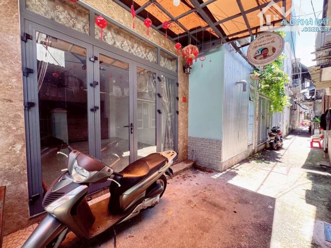Nhà 3 tầng 3 mê Hoàng Diệu nở hậu 2 mặt kiệt công viện cực thoáng chỉ nhỉnh 3tỷ
