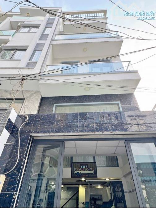 Đậu Visa bán nhà Nguyễn Thiện Thuật, Quận 3. Sổ hồng riêng, giá 4tỷ550/ 65,8m2(4,7x14m)
