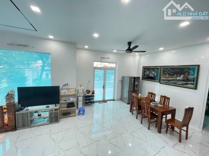🍎 GẦN BX Q8 BIỆT THỰ 2 MẶT TIỀN ĐƯỜNG 12M 10x16 3 TẦNG 4PN 💰 CHỈ 16T5