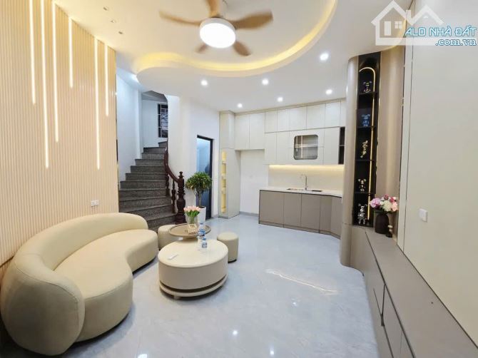 BÁN NHÀ LINH QUANG, ĐỐNG ĐA LÔ GÓC 3 MẶT THOÁNG - FULL NỘI THẤT
