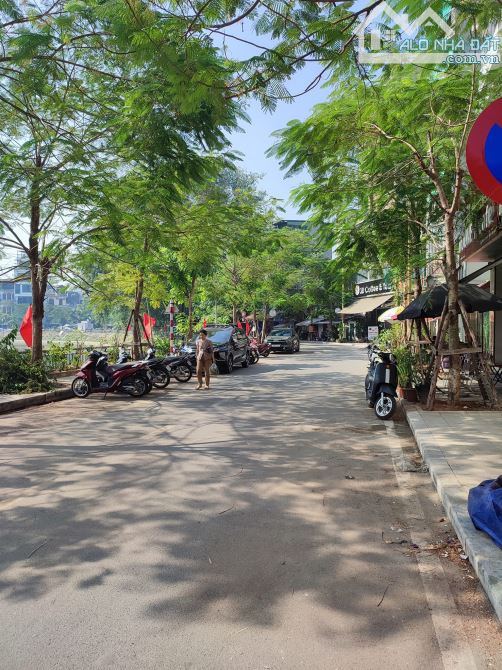 Bán tòa nhà đường ven hồ Linh Quang, Đống Đa, Dt 79m2, 9t, mt 5m.