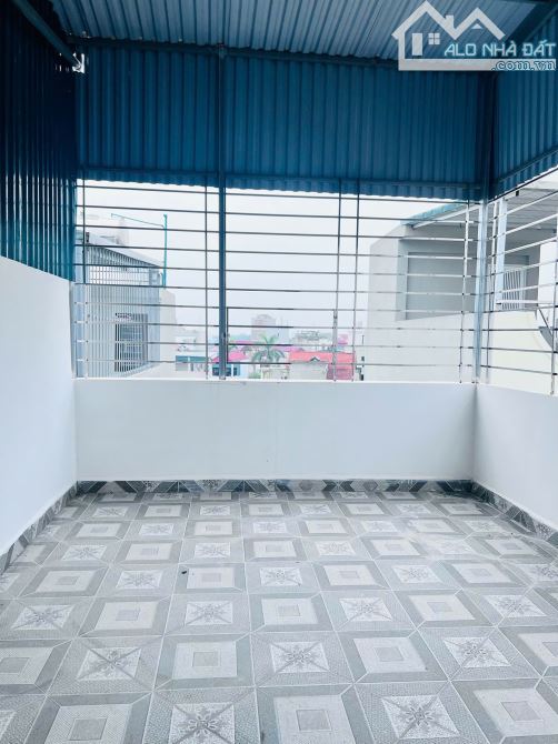 bán nhà Đại Cát 37m2 - mặt tiền 3,5m - 5 tầng - Giá 5,85 tỷ. Lô góc, ô tô đỗ cửa.
