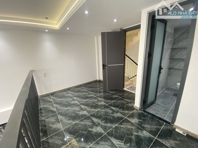 BÁN NHÀ HẺM 8M VIP SƯ VẠN HẠNH, DT: 4,5x13,5m, 5 TẦNG, GIÁ CHỈ 18