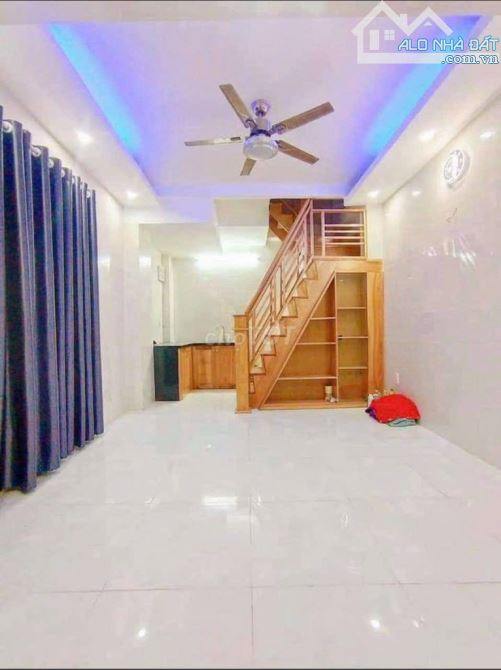 NHÀ ĐẸP - LÔ GÓC 2 MẶT HẺM THÔNG – 1 CĂN RA Ô TÔ - GẦN MT TÔ HIẾN THÀNH Q10 - SẴN DÒNG TIỀ