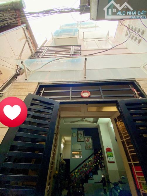 BÁN NHÀ NGUYỄN VĂN CỪ QUẬN 1 - VÀI BƯỚC RA MẶT TIỀN - 4 TẦNG 33M2 - GIÁ 7.X TỶ