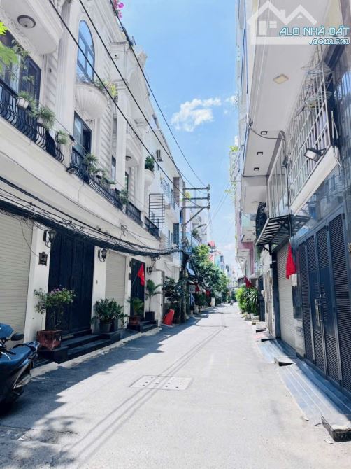 🆘Nhà bán Phan Văn Trị, P 11, quận Bình Thạnh Hẻm Xe Hơi 6M ,132m2 hoàn công đầy đủ 8T
