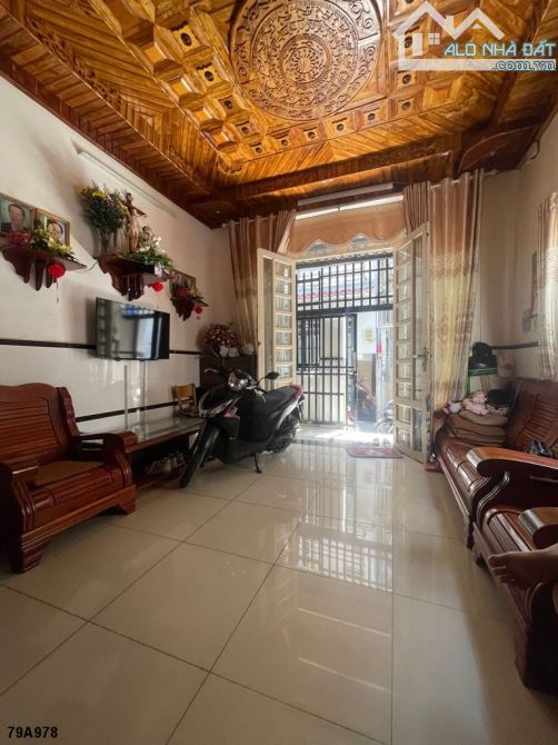 Nhà 3 tầng, hẻm 3m Đường Tây Thạnh, P.Tây Thạnh, Q.Tân Phú, DT 40m², Giá 5TỶ