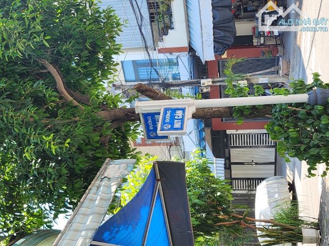 Bán đất tặng nhà cấp 4, diện tích 143m2 - Mặt tiền Huy Cận, gần Đại Học Ngoại Ngữ
