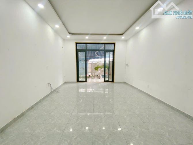NHÀ MỚI MẶT TIỀN TRẦN THỦ ĐỘ TÂN PHÚ – 3 TẦNG –  5M x 10M – GIÁ NHỈNH 6 TỶ