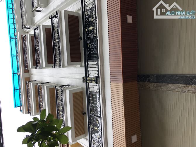 Bán nhà tại phố Vũ Tông Phan, 16 tỷ, 50m2, mặt tiền 4m, thang máy, pháp lý đầy đủ