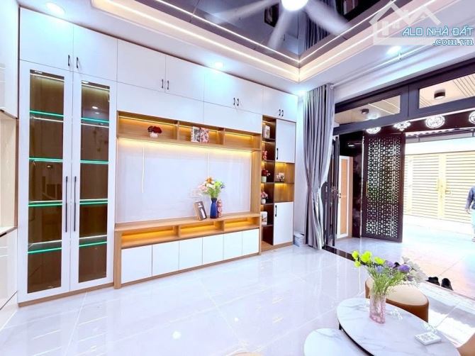 Chỉ hơn 11 tỷ - Cầu Diễn - Ô tô tránh - Nhà đẹp sẵN ở
