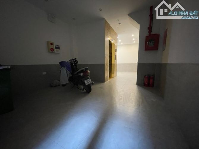 CCMN MỚI NHỈNH 11 TỶ, 11 PKK - GẦN PHỐ, NGÕ RỘNG, PCCC CHUẨN - YÊN HOÀ
