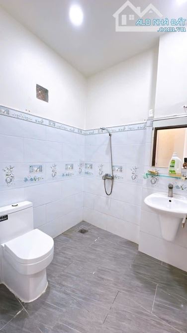 BÁN NHÀ KHU VIP MẶT TIỀN LÔ NHÌ HOÀNG DIỆU 5 TẤM GIÁ 5TỈ 950 SÁT MT VÀ GIÁP Q1 KHU ĐỒNG BỘ - 10