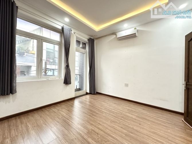 BÁN NHÀ PHAN VĂN TRỊ, P11, BÌNH THẠNH - HẺM NHỰA  Ô TÔ  - 5 TẦNG – 40M2 - GIÁ CHỈ 8.5 TỶ - 10